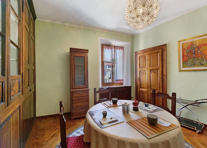 Tibaldi Sette - アパート ドモドッソラ